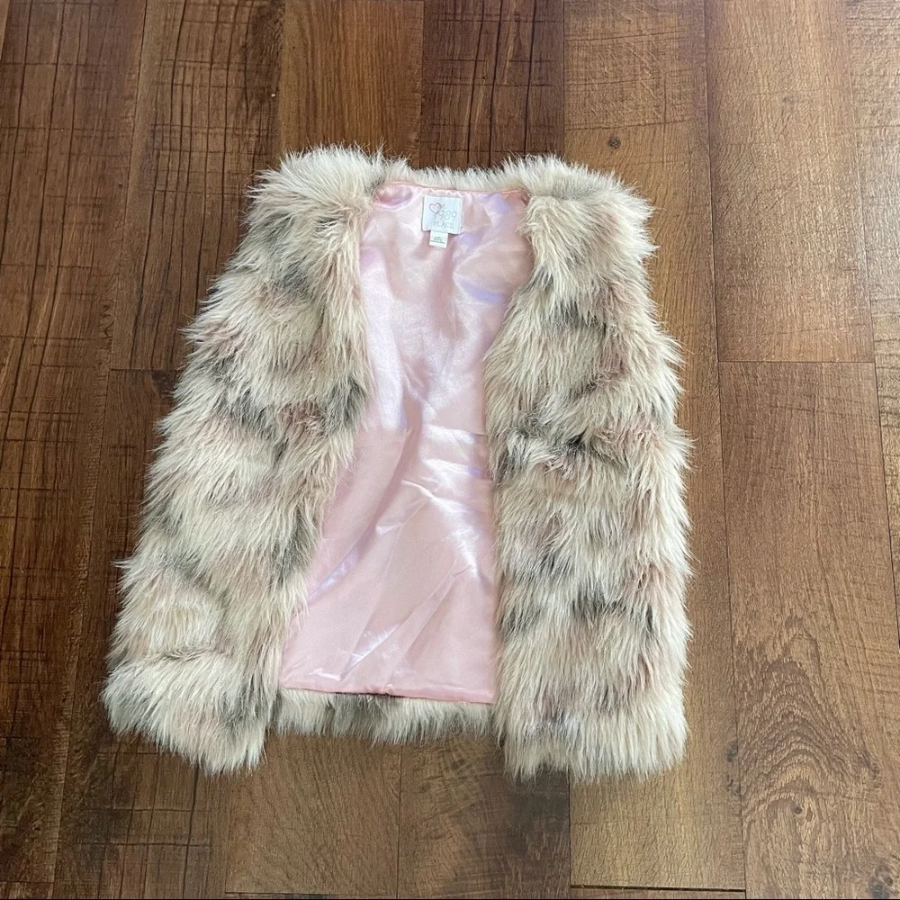 Girls faux fur lined vest sz large 10/12 the children’s place open front